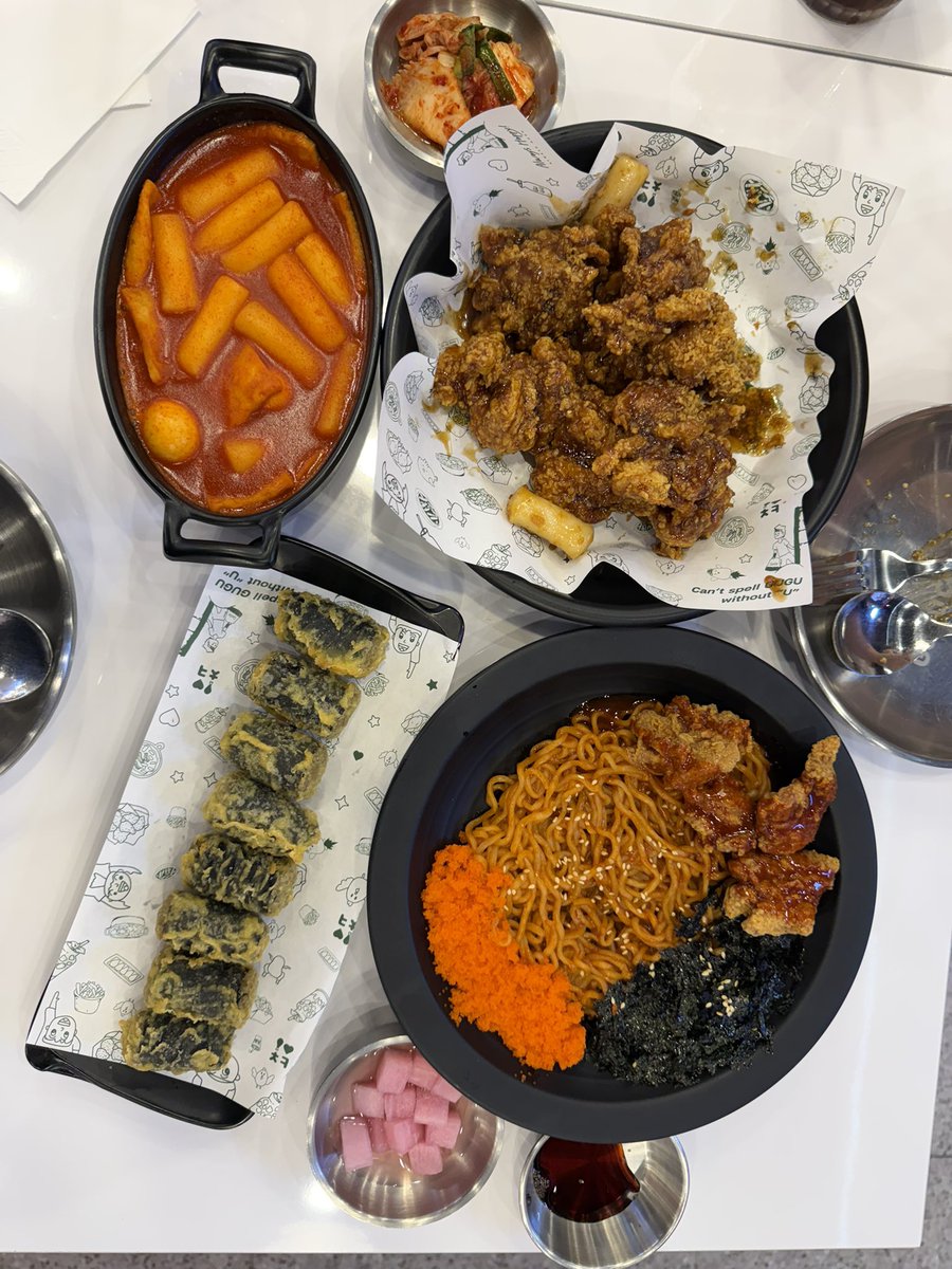 EyeMoomin's tweet photo. ช้านหิวมากกกกก https://t.co/6ljme343Yk