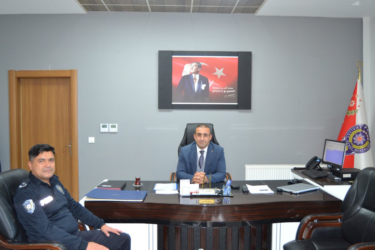 bismilkaymakam's tweet image. Sayın Kaymakamımız Recep HASAR, Bismil İlçe Emniyet Müdürü  Ali SAVRAN&apos;ı makamında ziyaret etti.

@RecepHasar44