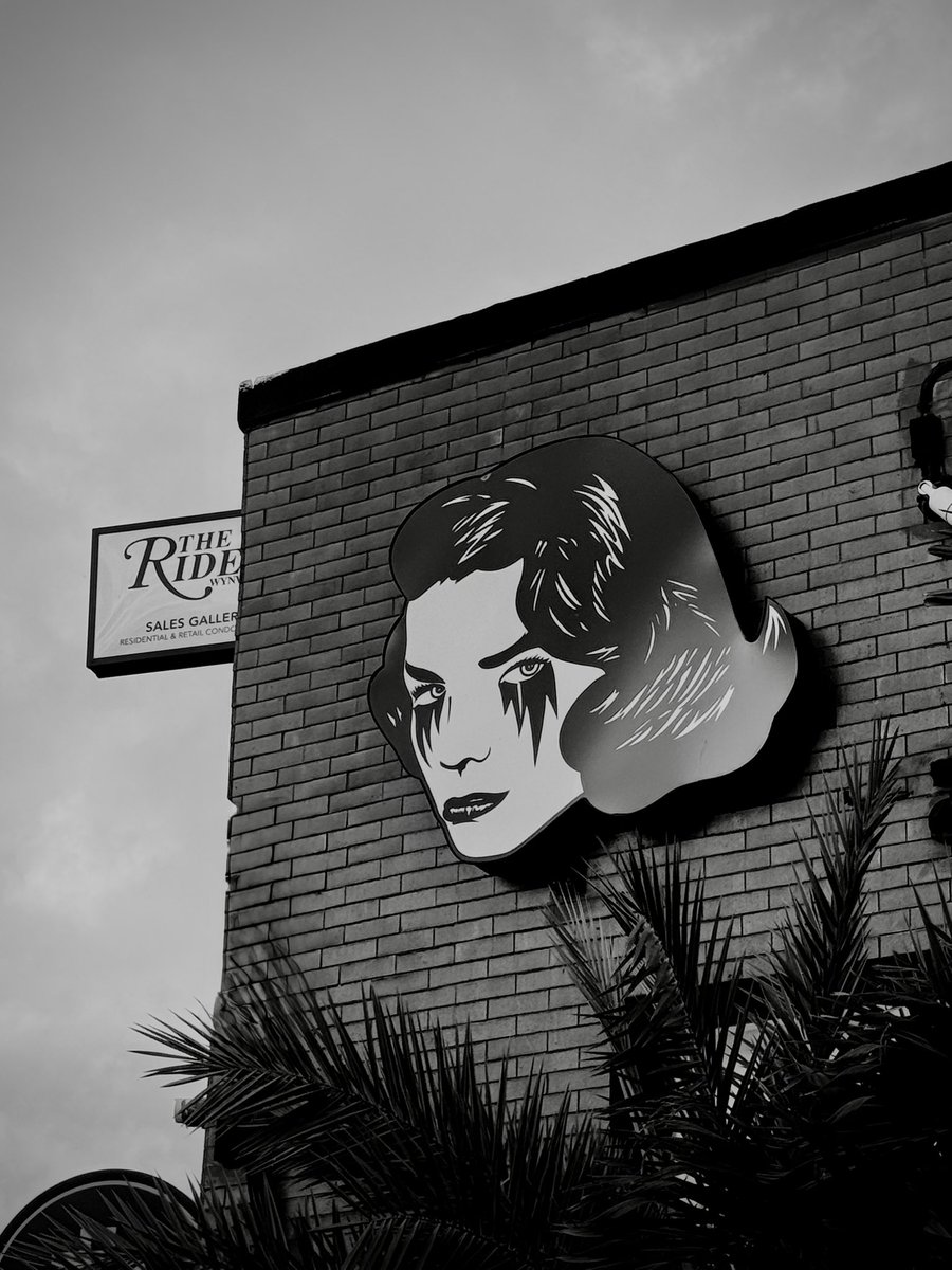 VAN ALPERT tweet media