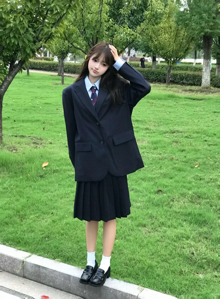 dannyjiwoo's tweet photo. Some JK uniform photos!! 💕

 #SweetGirl #SweetGirlOutfit #JKPhotography #MyJKDailyLife #UniformPhotography #CampusStyleOutfit #CollegeStyle #CollegeStyleOutfit https://t.co/RWwQFb4vcT