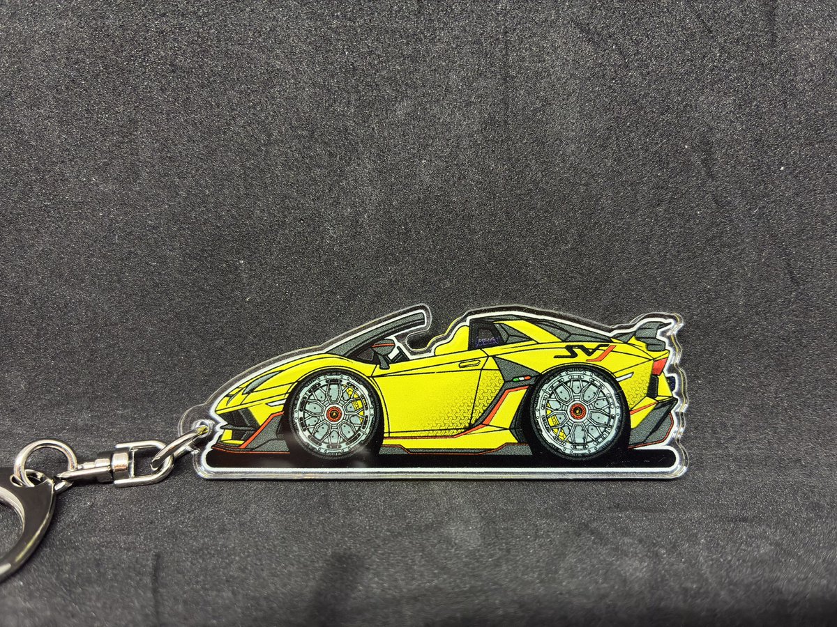 hosinotaiga0422's tweet image. なななななななんと当たってしまいました！
最高すぎる！ずっと嬉しすぎて飛び跳ねてるw
自分新潟でfuel fest行けなかったのでとても嬉しいです！三井さん大好き💜💛💚🤍
#Lamborghini #aventadorsvj #eiff #三井健貴