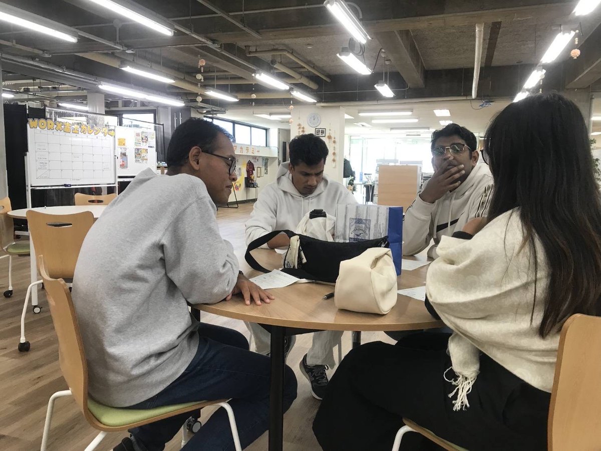 #初開催　#異文化交流会
#WORX富士 に #英語 が飛び交う🤝
#コワーキング だからこそ
いろんな人が集まる場所😊✨
また開催企画中🍀
#富士市