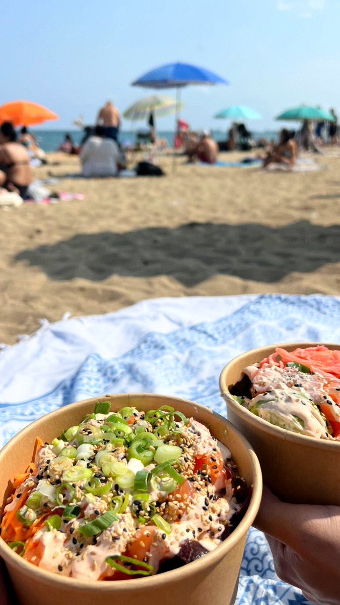 neilmcy's tweet image. Poke bowls on the beach. 🥣🌊⛱️

#pastweekend #goodvibes #afternoon