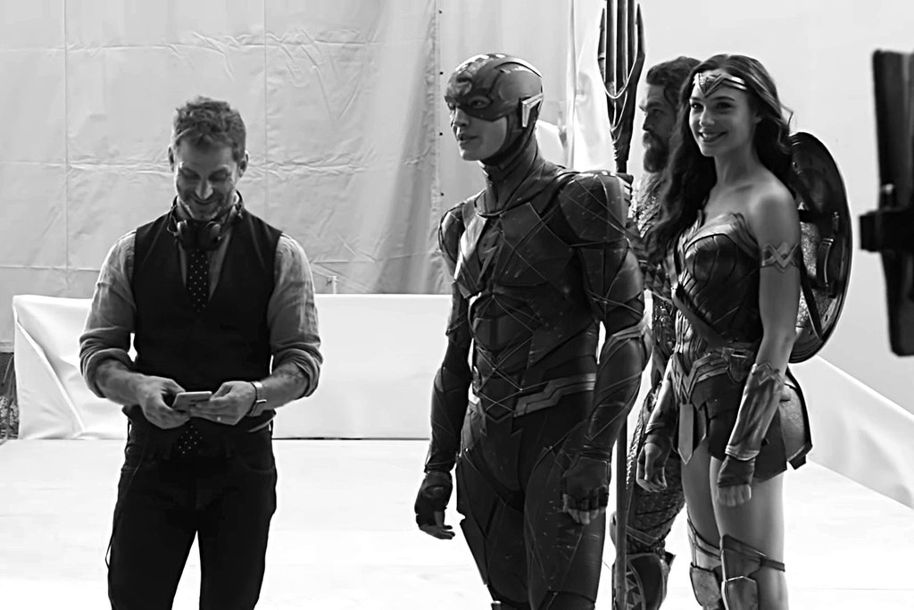 gromber's tweet image. #RestoreTheSnyderVerse