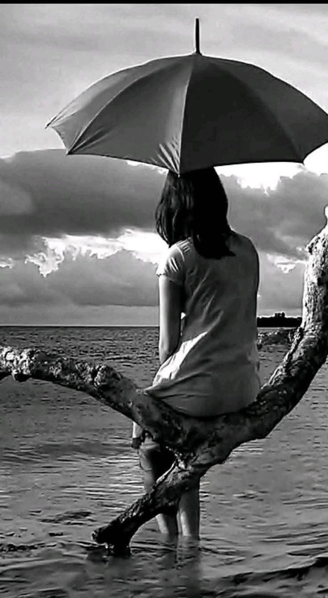 ستبقي في قلبي فريداً وحيداً 
بلا أي شبيه أبداً..