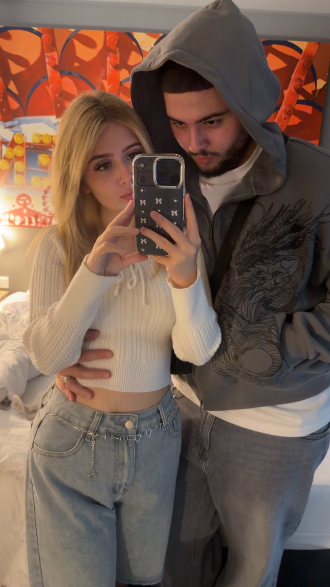 jevxsia_'s tweet image. i love you ♥️♥️♥️♥️