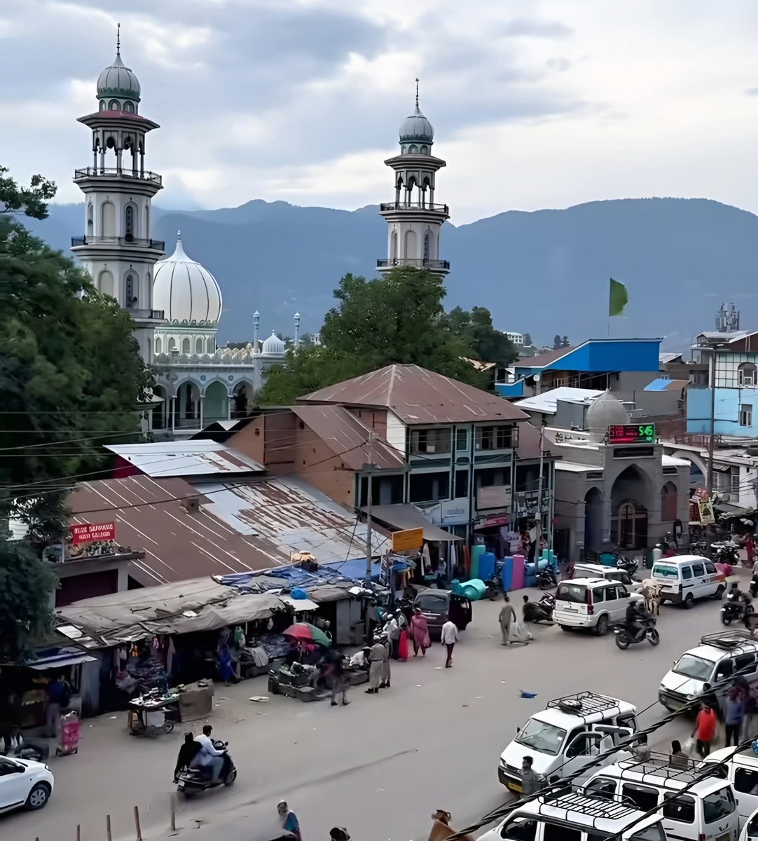 Show restraint in expressing your anger , no matter what it may be .Expressing anger is a waste of energy .