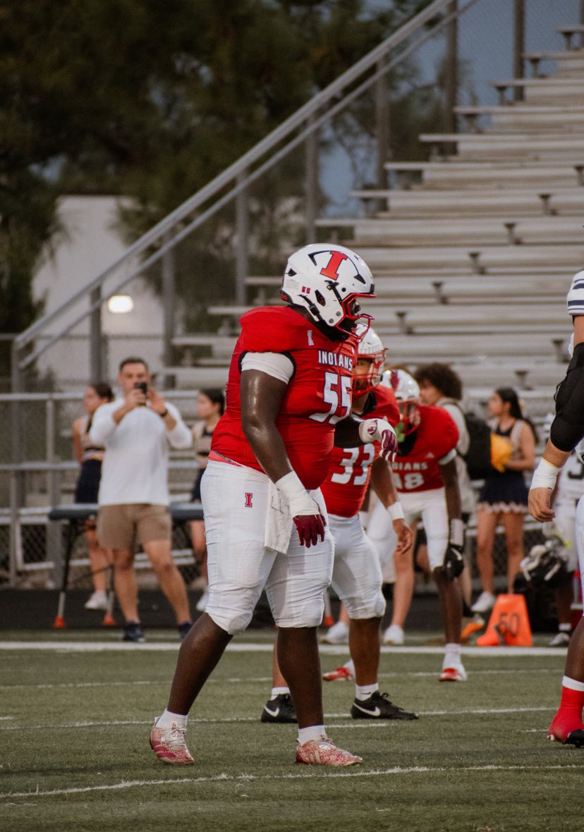 Izzy Lobe “6’1 290 DT”🇭🇹 tweet media