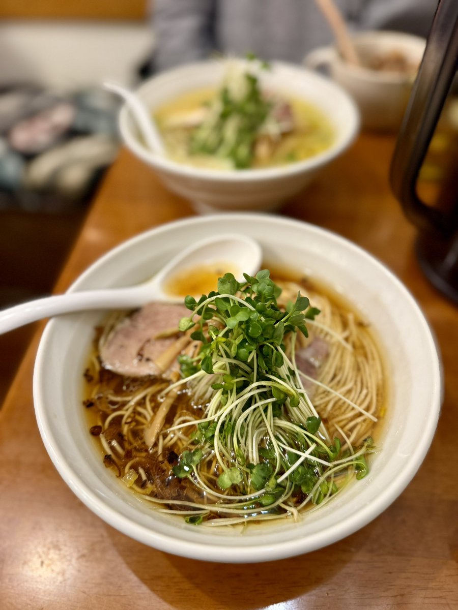 11/17 (月) 夜
麺屋 Hulu-lu @ 池袋
オニオンチャーシュー丼セット(醤油)

レギュラーも美味い😍💯