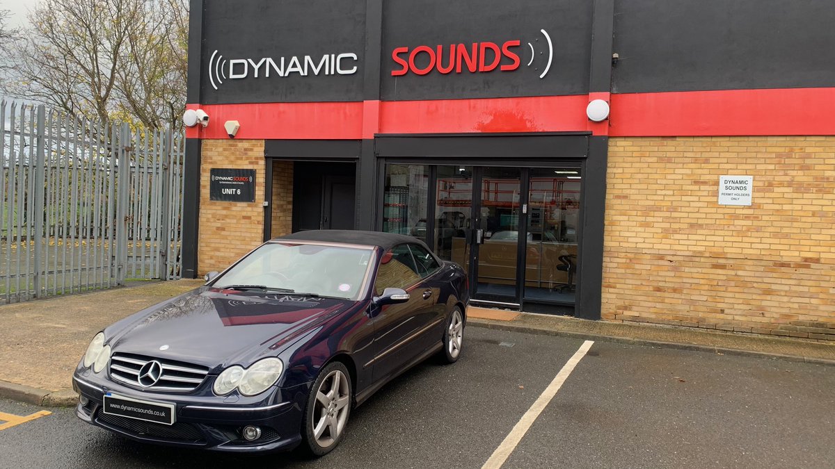 dynamic_audio's tweet image. 📷 Mercedes-Benz CLK 2006 upgraded with Pioneer AVH-Z5200DAB CarPlay / Android Auto Stereo with CTKMB15 installation kit. 

@Connects2 @PioneerUK @MercedesBenzUK