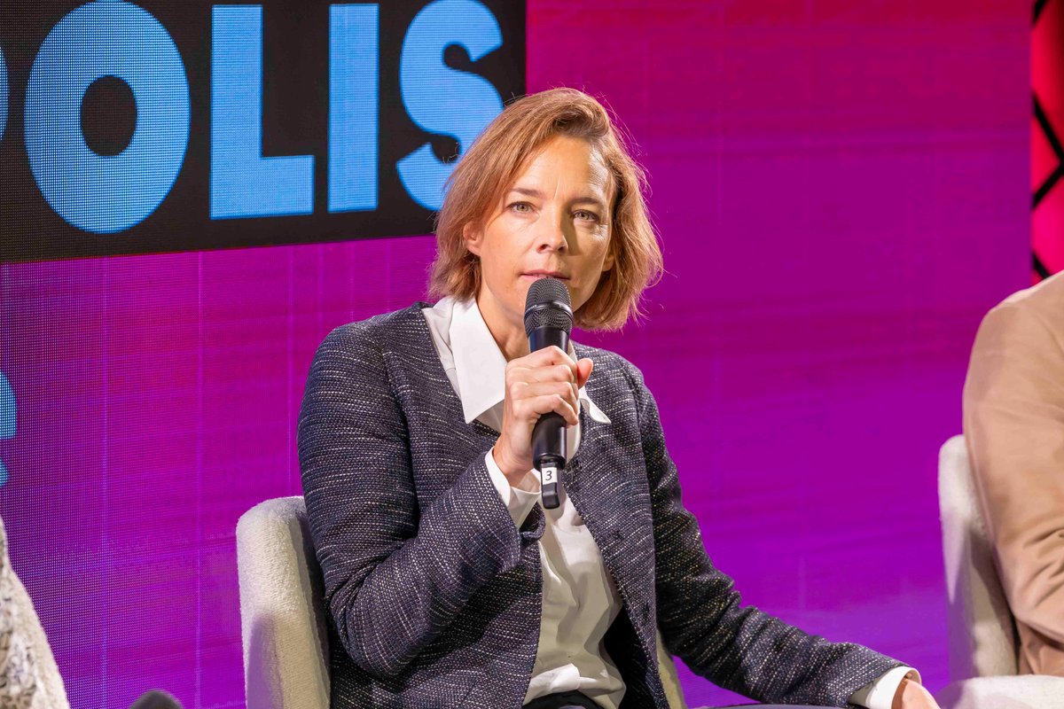 💧 Ce samedi à #Futurapolis, <a href="/ElodieGalko/">Elodie Galko</a>, DG <a href="/Adour_Garonne/">Agence de l'eau Adour-Garonne</a>, alerte : « L’Occitanie est en danger de mort hydrique ».

Entre REUT, traitement des PFAS et économies industrielles, une question demeure : quelles solutions pour préserver la ressource ?

#Eau #Occitanie #Climat