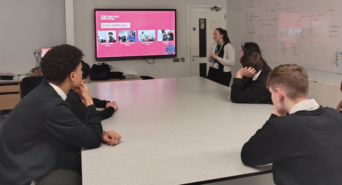 ap_whitley's tweet image. Key Stage 4 pupils taking part in Calderdale College Careers sessions about Engineering, Construction and Nursing. ⁦@CalderdaleCol⁩