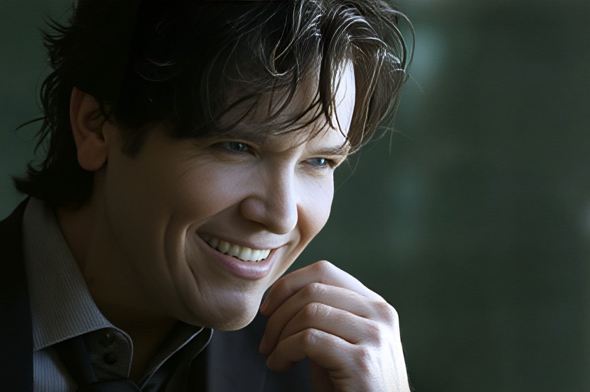 Happy Monday, Michael! Have a great day!  🎉 another fave photo! 💖<a href="/michaeldamian1/">Michael Damian</a>