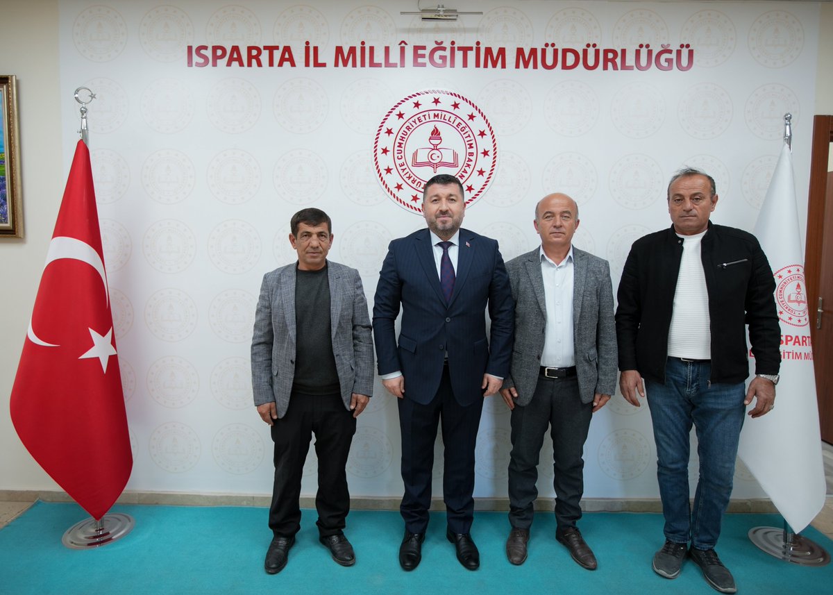 İlimiz Aliköy Muhtarı Sayın Ali ÇAKACI, Büyükhacılar Köyü Muhtarı Sayın Mehmet BUĞDAY ve Küçükhacılar Köyü Muhtarı Sayın Mehmet ULUNİYE, İl Millî Eğitim Müdürümüz Recai OCAK’ı ziyaret ettiler. Görüşmede köy okullarımızda yerel iş birliği konuları üzerine değerlendirmelerde
