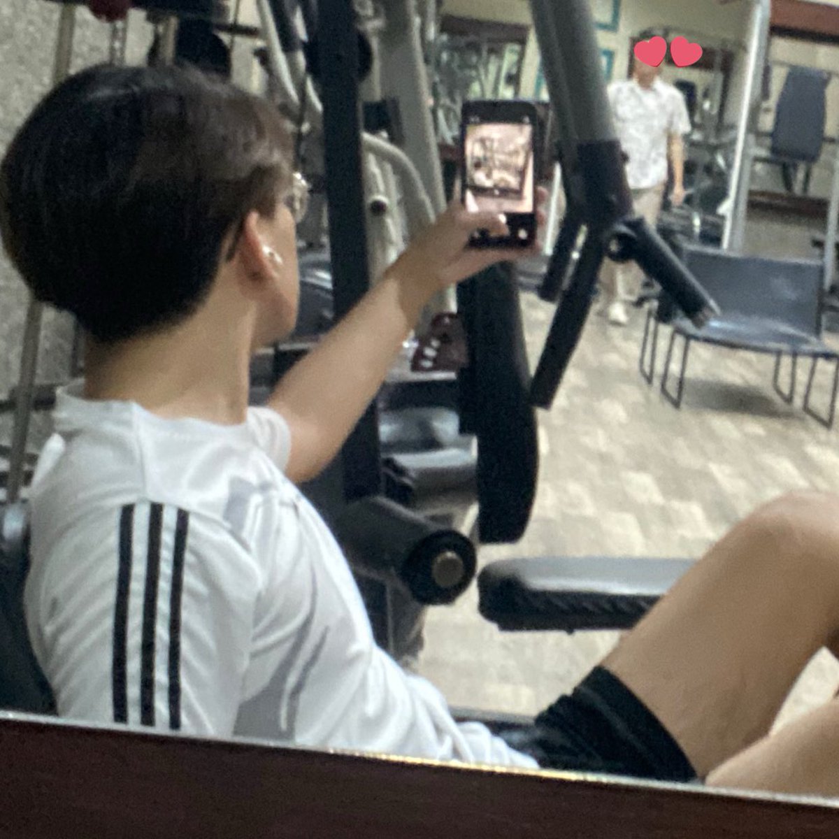 whybennysocool's tweet image. 