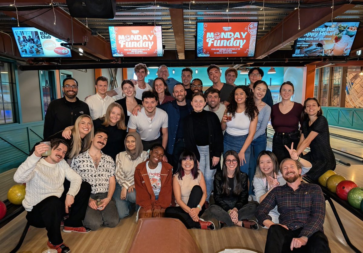 Reunion with past and present Cai lab &amp; Shuman lab members (and collaborators) at <a href="/SfNtweets/">Society for Neuroscience (SfN)</a>. Spending time with you guys is easily the best part of my job <a href="/SinaiBrain/">Friedman Brain Institute</a>.