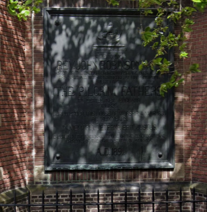 NathanSRobinson's tweet image. The history in The Netherlands is seriously crazy. 

I&apos;ll be attending a church service in Leiden for Thanksgiving which was the same church that many Pilgrims who later sailed on the Mayflower regularly attended. 

There is a plaque on the outside of the church with Robinson on…