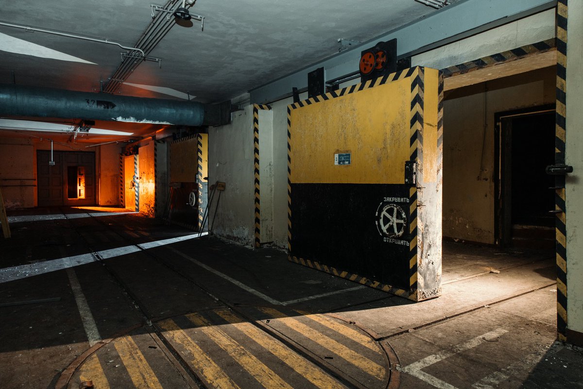 13_pilot1's tweet image. Заброшенный арсенал и военный городок при нем.
Одно из первых хранилищ ядерного орудия СССР, построенное в 1950-е годы.
Свыше 15 укрытий и прилегающих строений на площади 3,5 на 1,5 километра.