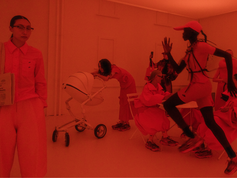 O2Eventworks's tweet image. Nike and Melitta Baumeister debuted their Vomero Premium collaboration with an immersive performance at Studio 525.

@somethingspecialstudios @nikerunning @melittabaumeister 

Photography: @davidsolomonspector

#eventproduction #nycevents #eventlighting