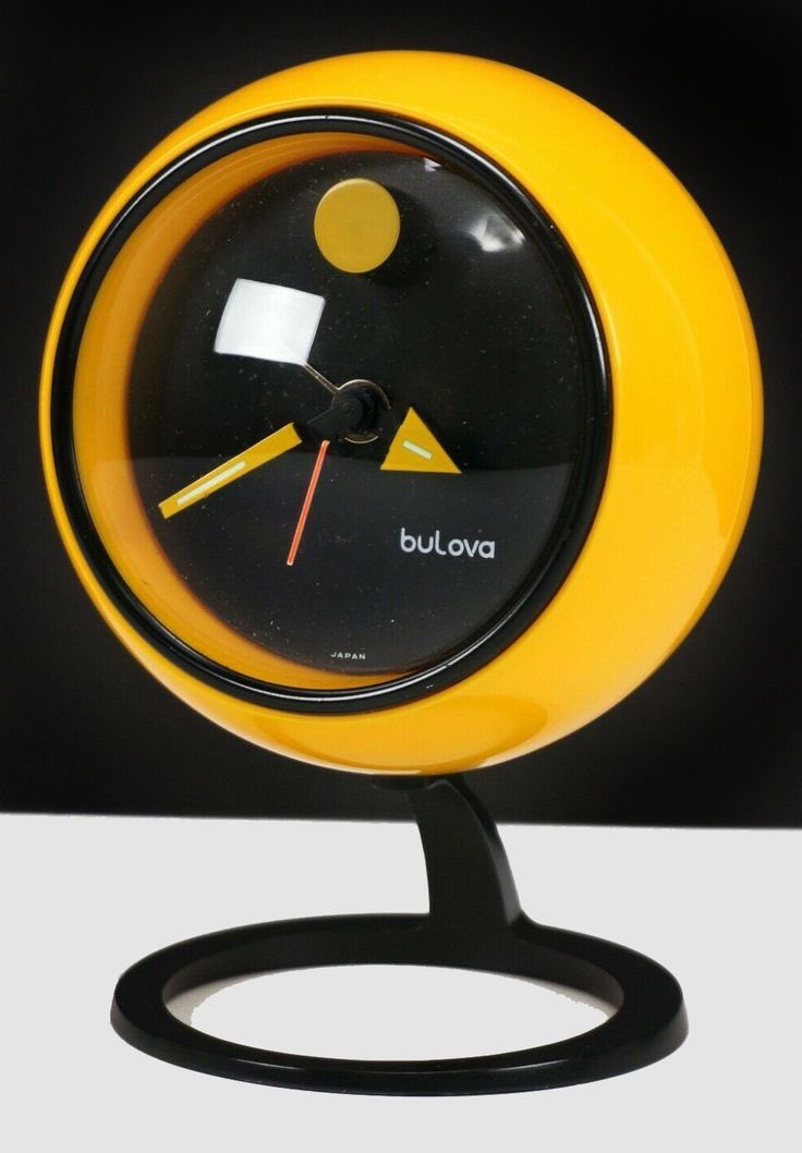 Space age inspired Bulova desk clock (1970s)