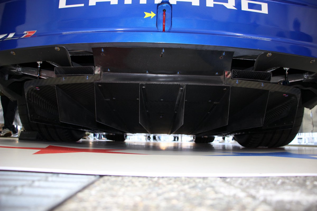 オープンピットでテント内まで入れたので激近ショット