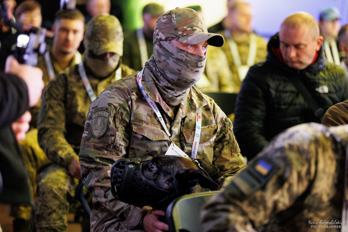YOvchynnykova's tweet image. Honoring Ukraine’s four-legged heroes! 🇺🇦
On the 35th anniversary of the Kennel Union of Ukraine, we celebrated the brave service dogs and their handlers who save lives, clear mines and stand with our defenders every day.

#Ukraine #K9Heroes #Demining #Security #BraveUkraine