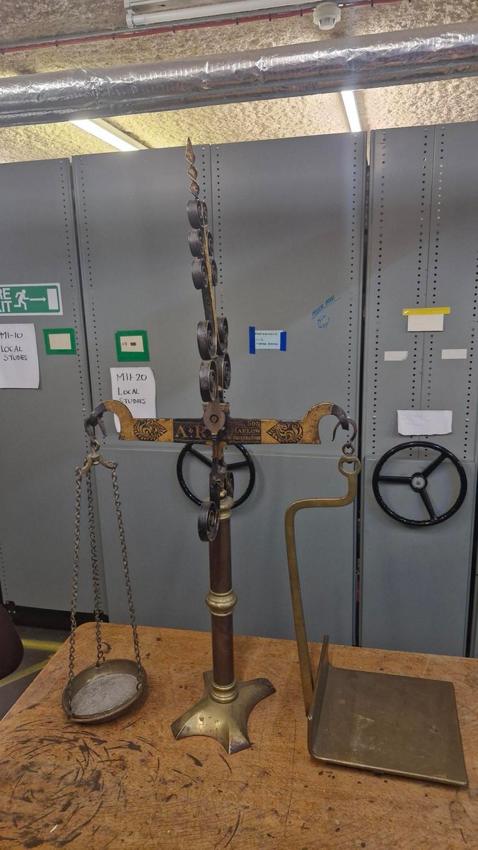 These weighing scales were used to weigh produce in Rumbles, a baker, confectioner, and corn dealer on The Green in #WestDrayton. Shoppers would have watched cereals and flour carefully weighed out before being wrapped and taken home.

#MuseumMonday