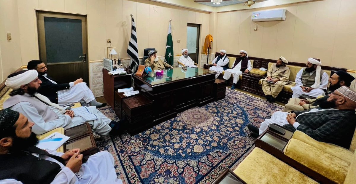 پشاور: امیر جےیوآئی خیبرپختونخوا سینیٹر مولانا عطاءالرحمان کے زیر صدارت صوبائی مجلس عاملہ کا اجلاس مفتی محمود مرکز میں جاری۔