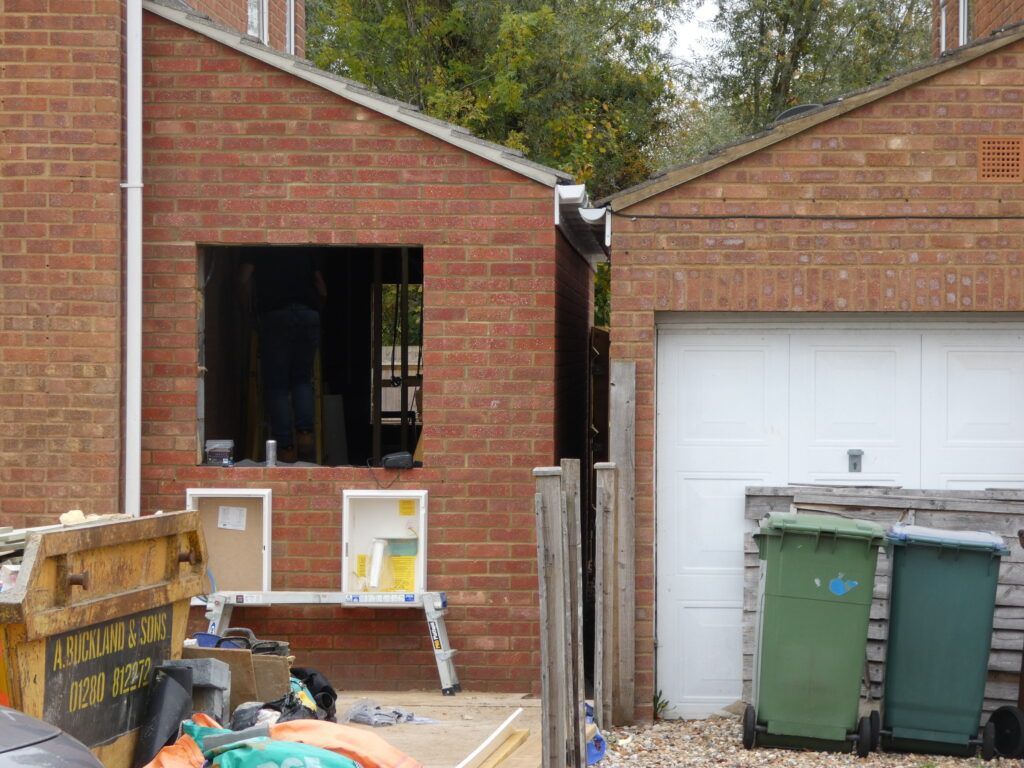 ⭐ THE IMPORTANCE OF THE PARTY WALL ETC ACT ⭐ 

The Party Wall etc Act 1996 was introduced in 1997 to avoid and resolve disputes between neighbours when work is being undertaken to an adjacent property.

Make sure you are up to speed with the Act:

robinsonandhall.co.uk/the-importance…