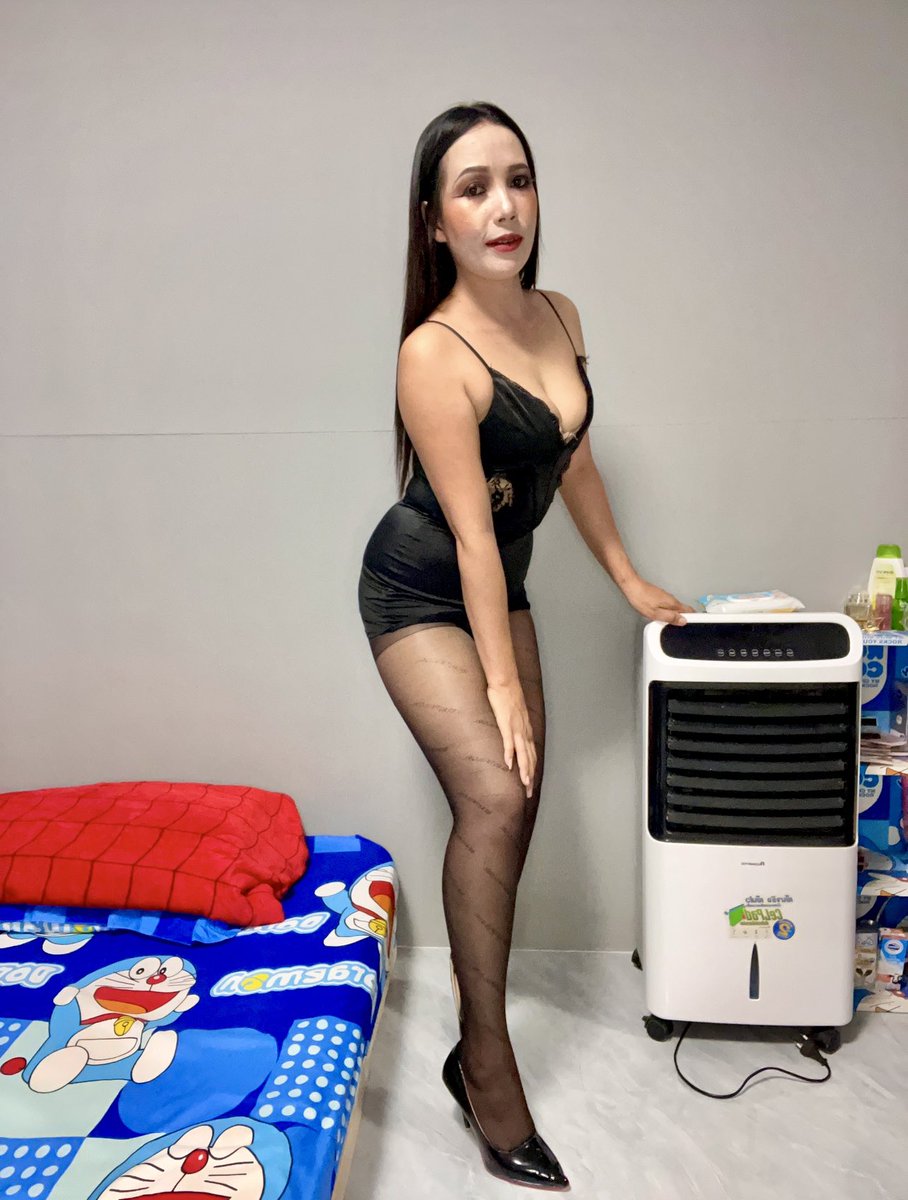 cat209106's tweet photo. ยืนนานๆแล้วมันเมื่อย ขอไปนอนด้วยได้รึป่าว😝 https://t.co/T2WcLWer32