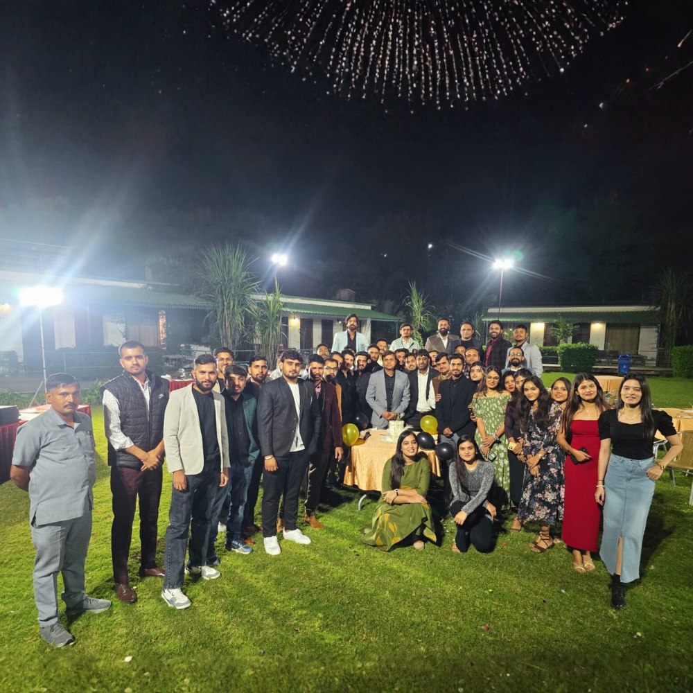 netleonweb's tweet image. Celebrating 16 years of innovation, excellence, and unstoppable growth. Honoring the people who made it possible — our incredible team. Here’s to many more milestones ahead! ✨💼

#NetleonITSolution #celebrations #AnniversaryCelebration #awardceremony