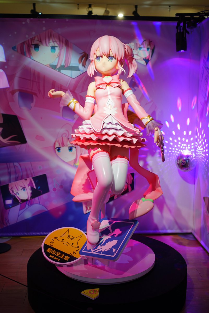 ♡♡ よこはまぞくのことを一言いうと、等身大フィギュア最高！😈✨ #まち