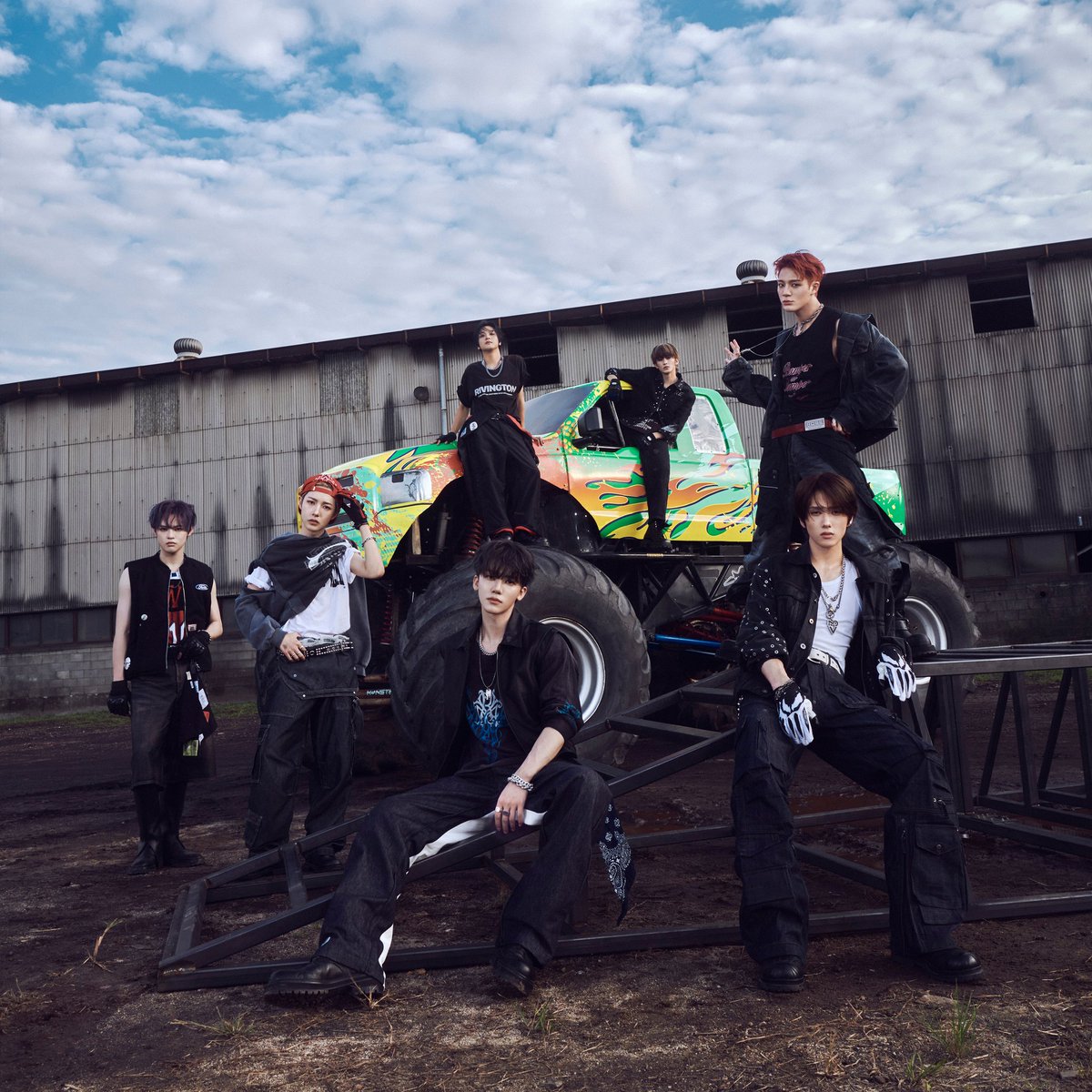 koreansales_twt's tweet image. All 6 tracks from &amp;lt;Beat It Up&amp;gt; by #NCTDREAM are charting on MelOn TOP100 at 23:00 KST:

#24 Beat It Up 
#60 Cold Coffee
#64 Rush
#71 Butterflies
#83 Tempo
#86 TRICKY