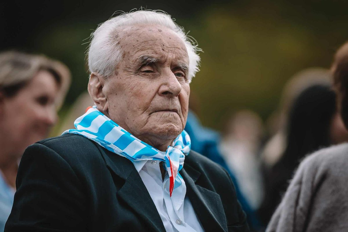 17 November 1934 | A Polish man, Janusz Rudnicki,  was born in Warsaw.

He was deported to #Auschwitz during the Warsaw Uprising together with his parents, Paweł and Stefania, and his sisters, Teresa and Krystyna.

In the camp from 12 August 1944,
No. 192687.
He was liberated in