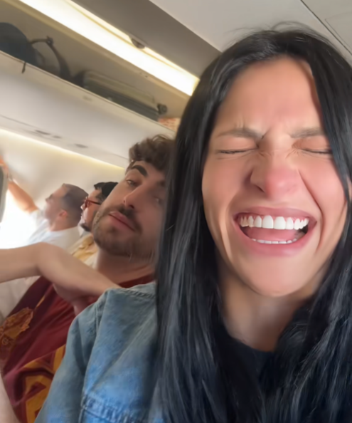 Veriii22's tweet photo. Nuevo TikTok de Chiara Mancuso volviendo de "Corrientes" 😂👇 https://t.co/BYoJLfGhLK https://t.co/C0FImU9fYn