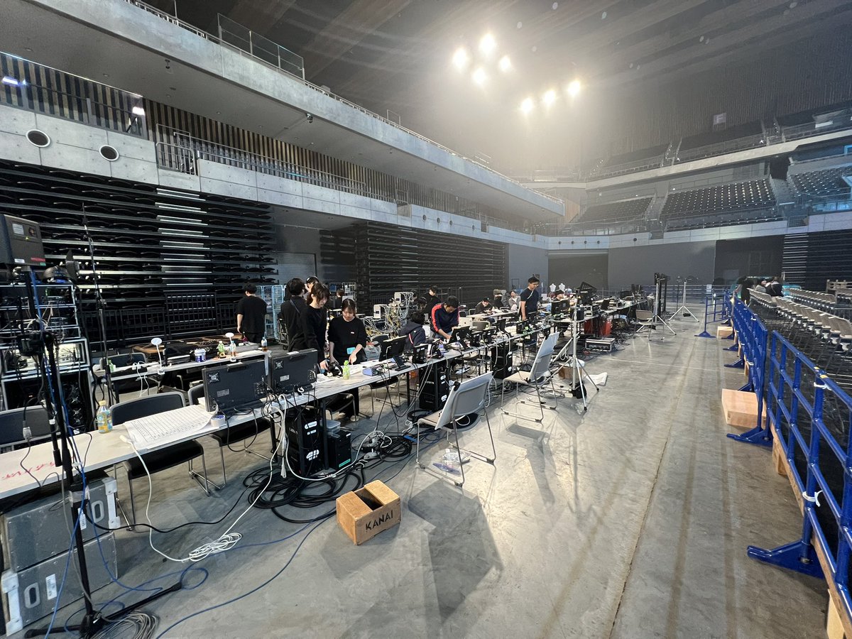 いよいよ明日イベント収録本番…
朝イチから建て込みセッティングをし
リハを終えて気づけば23時🕚
明日も朝からリハを行いますが…
各所万全な状況で本番迎えるために💪
まだまだ各々作業中です🫡

今回も番組スタッフだけで400名弱
怪我なく安全第一で皆さまをお迎えします🔥
#スポ男 いよいよ明日🏟️