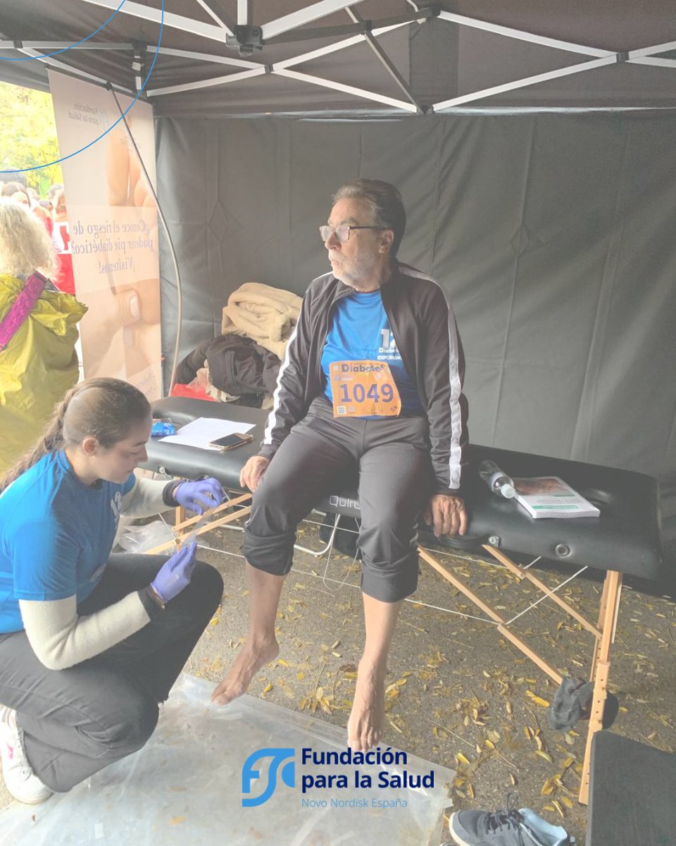 funsaludnn's tweet image. Gracias a todos los que pasasteis por nuestra carpa en #MuévetePorLaDiabetes! 💙👣 

El equipo del Grupo de Pie Diabético y la Clínica de Podología de la #UCM realizó índice postural, valoración del pie y consejos personalizados. 

Un lujo contar con ellos. ¡Gracias!

#Diabetes