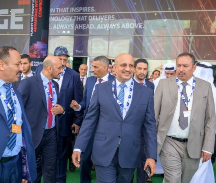 مجننهم ومرعبهم
حفظه الله القائد #طارق صالح نائب رئيس مجلس القياده الرئاسي يطلع على أحدث التقنيات والأنظمة المتقدمة التي تعرضها الشركات العالمية في مجالات الطيران العسكري والمدني، والطائرات المسيّرة، وتقنيات الأمن والدفاع الجوي، في معرض دبي للطيران 2025