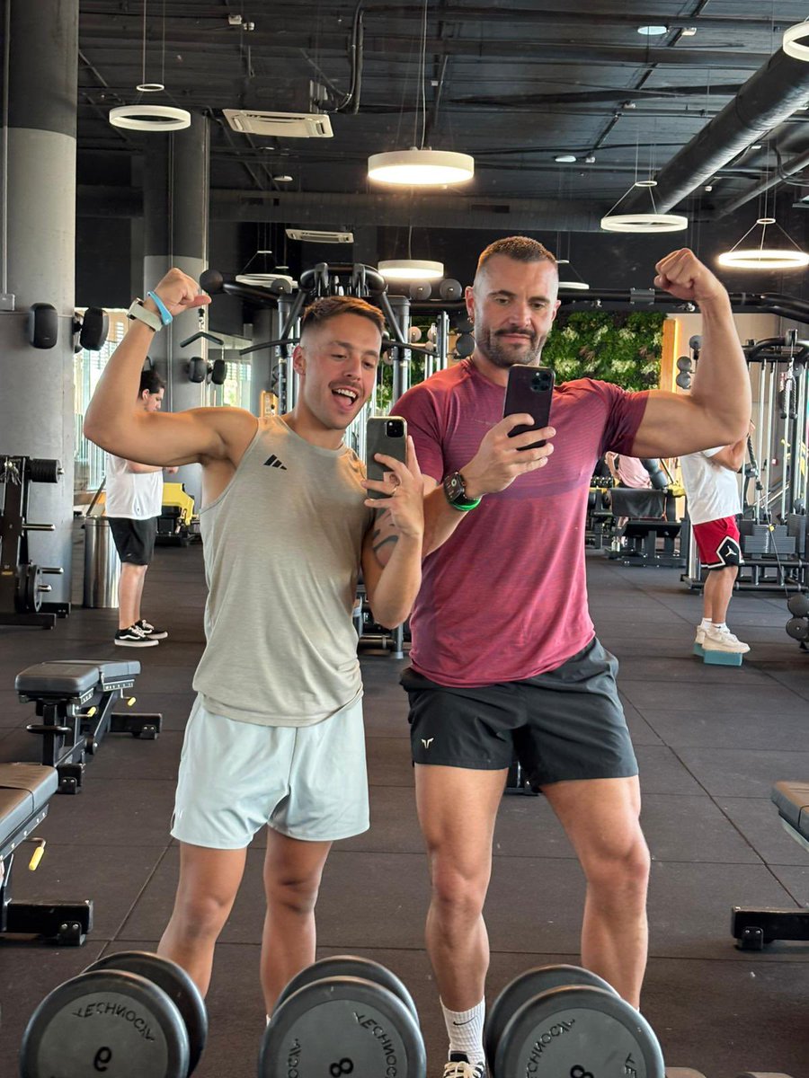 BasqueSurfer_'s tweet image. Happy!!