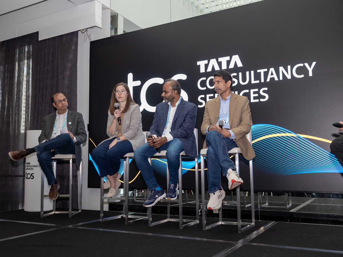 TCSDigitalTech's tweet image. At #Dreamforce 2025, @TCS led the conversation on #HumanCentricAI evolving from experimentation to enterprise-scale.

Read highlights from the event: lnkd.in/gt3DteDJ

#DF25 @tcs_na