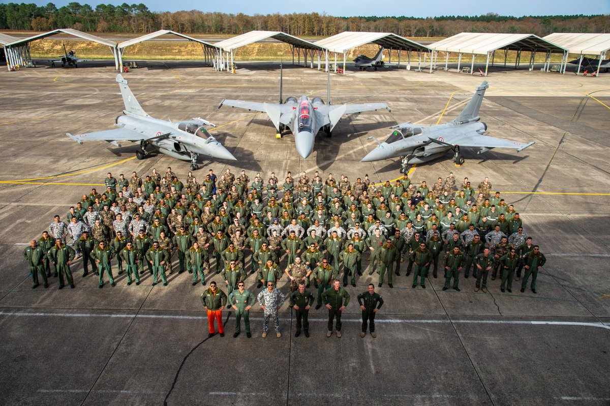 RakshaSamachar's tweet photo. 🔥🔥 Su-30 MKI “Battles” Rafale! 🇮🇳🇫🇷
Indian Su-30MKI & French Rafale jets roared into the skies as #ExerciseGaruda25 took off — launching high-octane coordinated missions under the India–France bilateral air drill.
⚔️ Dogfight of the Titans — Can Rafale outmaneuver Su-30MKI in WVR (Within Visual Range) combat?
⚔️ Or will Su-30MKI dominate in BVR (Beyond Visual Range) engagements?
This exercise showcases cutting-edge air combat training, interoperability, and the strong strategic bond between the two Air Forces.
#Garuda25 #IAF #FASF #IndianAirForce #Rafale #Su30MKI #AirPower #JointTraining #DefenceCooperation #France #IndiaFranceDefence
@Armee_de_lair @FranceinIndia @IndiaembFrance @IAF_MCC