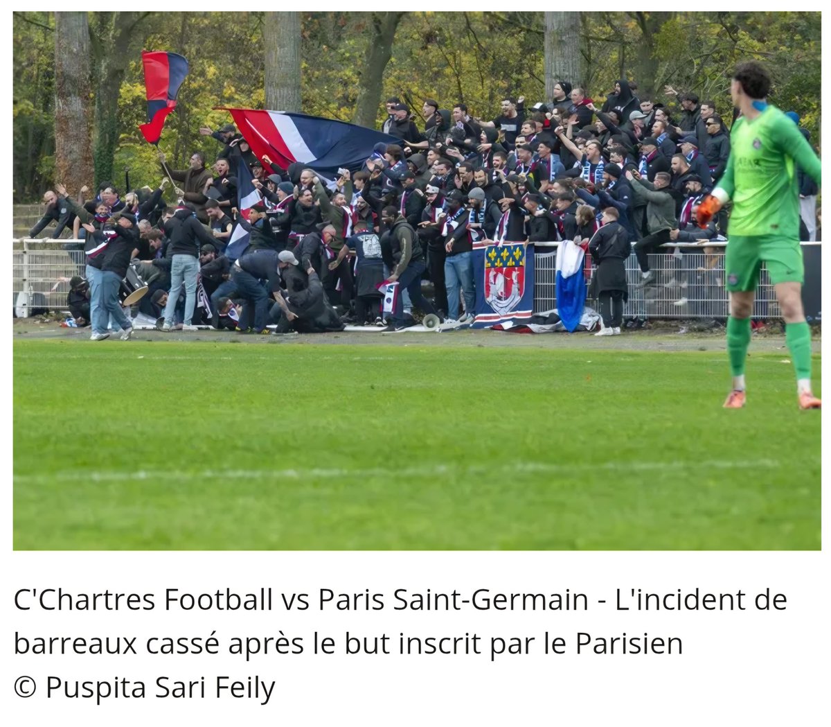 AUX TRIBUNES ! tweet media