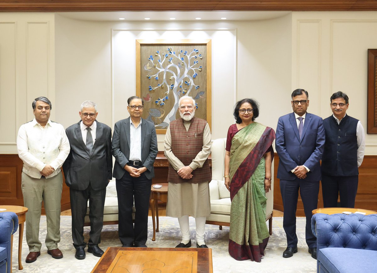 Met a delegation of the 16th Finance Commission members led by Dr Arvind Panagariya, the Chairman of the Commission.

<a href="/APanagariya/">Arvind Panagariya</a>
