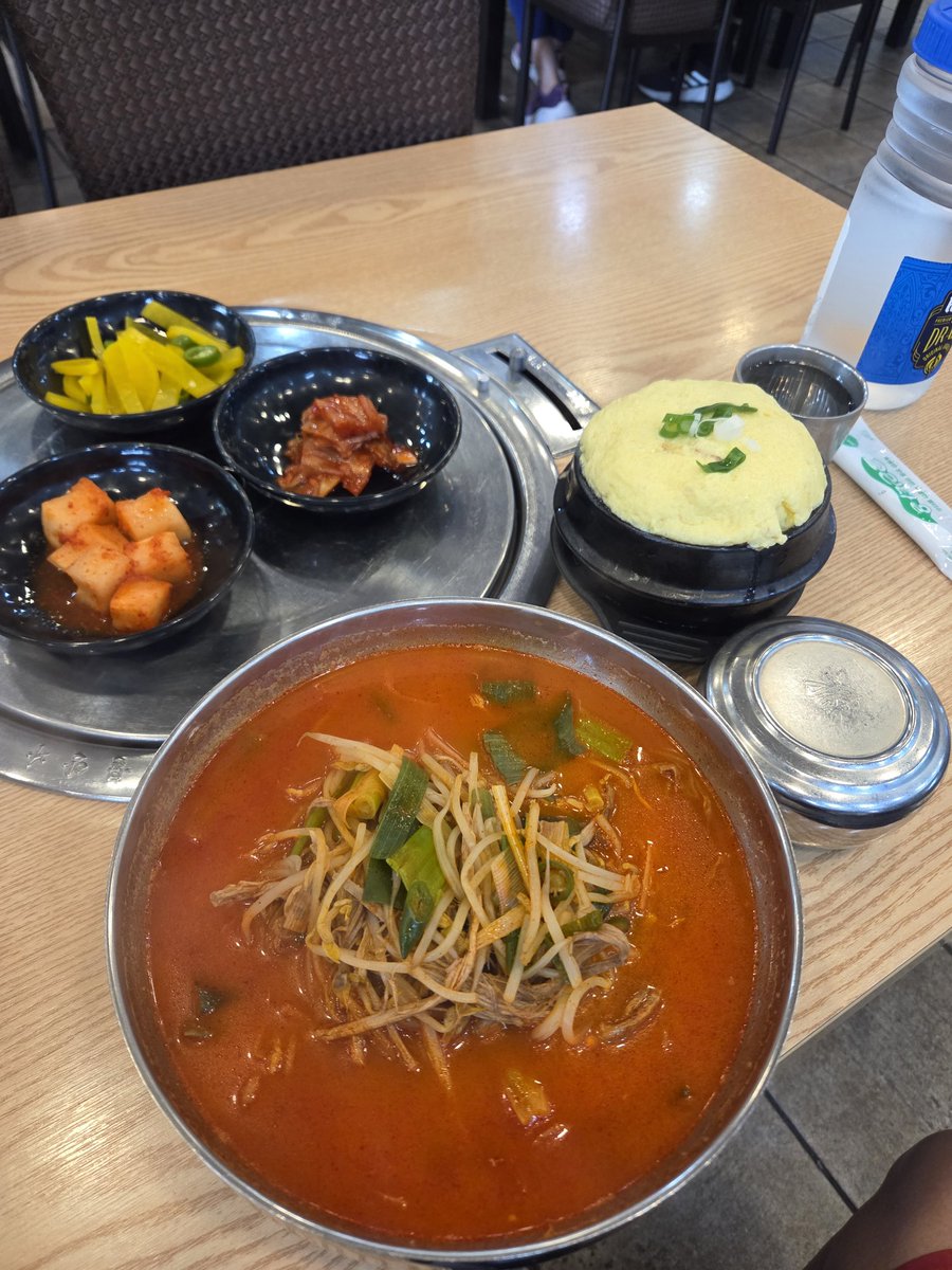 육개장 11,000원
미추홀 참숯갈비 &amp; 육반장
인천 미추홀구 석정로 246 1층 (출처 : 네이버 플레이스) naver.me/5jAjmZUk