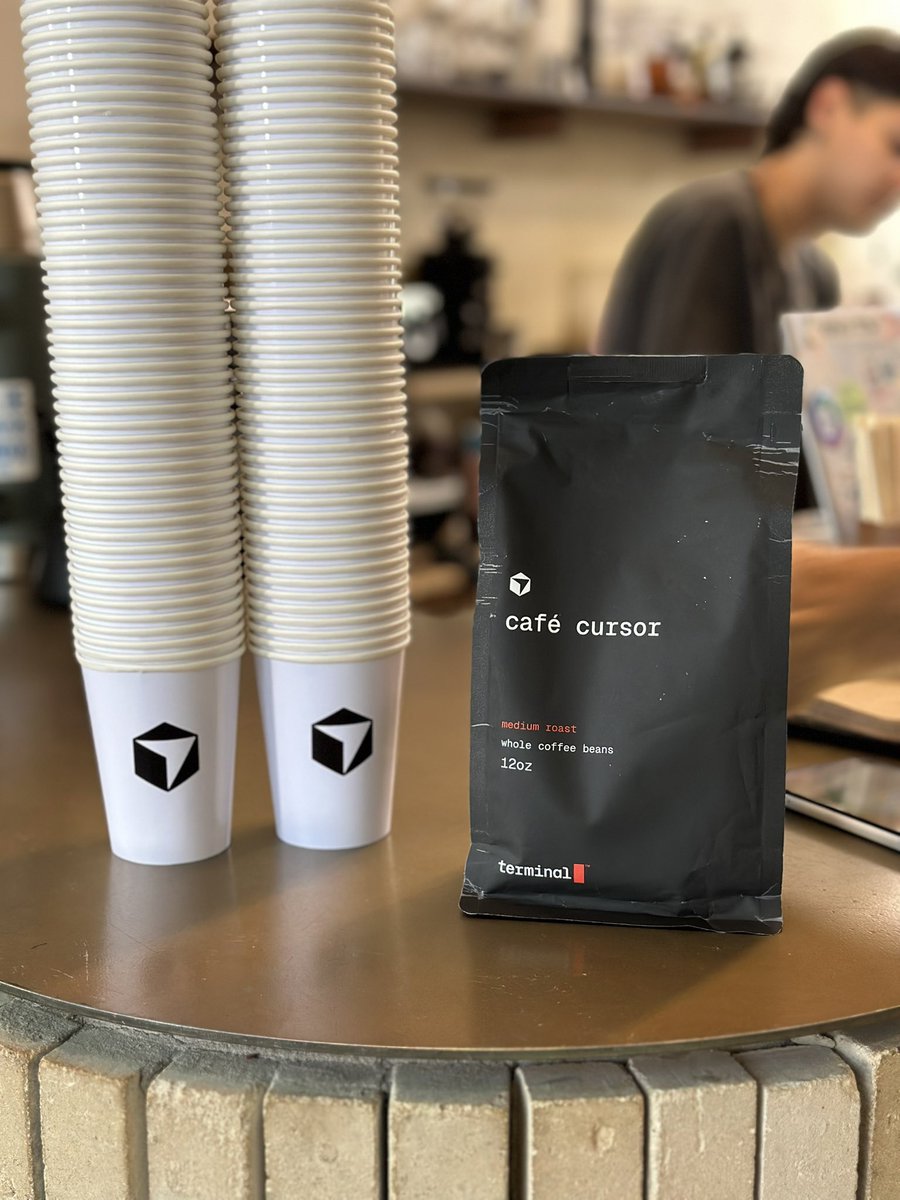 JuanRezzio's tweet image. @cursor_ai 🇦🇷

Full house

Seguimos aceptando drop-by. Vengan!