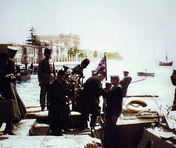 SDKoleksiyon's tweet image. Tarihte Bugün: 17 Kasım 1922.

vahdettin İngiliz zırhlısı HMS Malaya ile Türkiye&apos;den kaçtı.