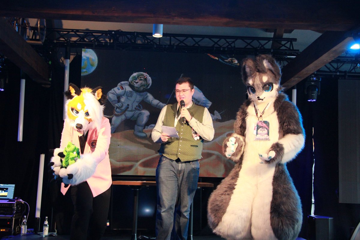 RyuxWolf's tweet image. I was moderating the Charity Auction at #Furvaria ! It was really spontaneous but it was sooo much fun! Had some stage fright in the beginning but the audience was really nice! 

Pics by Bytefox and @coolbigandy