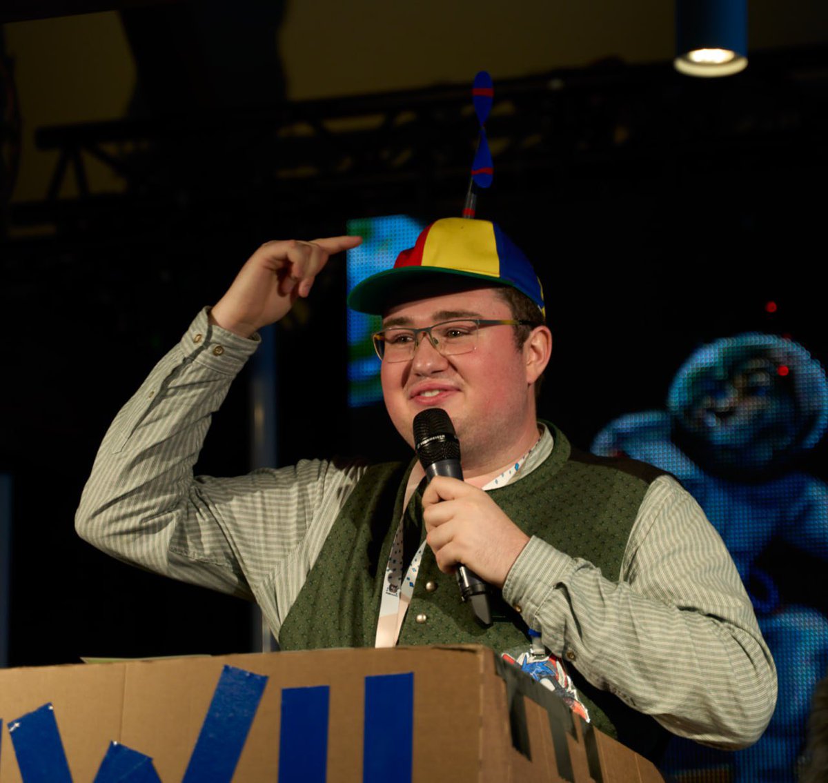 RyuxWolf's tweet image. I was moderating the Charity Auction at #Furvaria ! It was really spontaneous but it was sooo much fun! Had some stage fright in the beginning but the audience was really nice! 

Pics by Bytefox and @coolbigandy