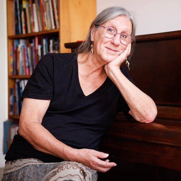 republiqueBRA's tweet image. 🩺 🏳️‍⚧️ “Mulheres trans precisam entender que possuem próstata e possuem um organismo que precisa ser cuidado de forma adequada”, diz Laerte sobre seu diagnóstico de câncer.