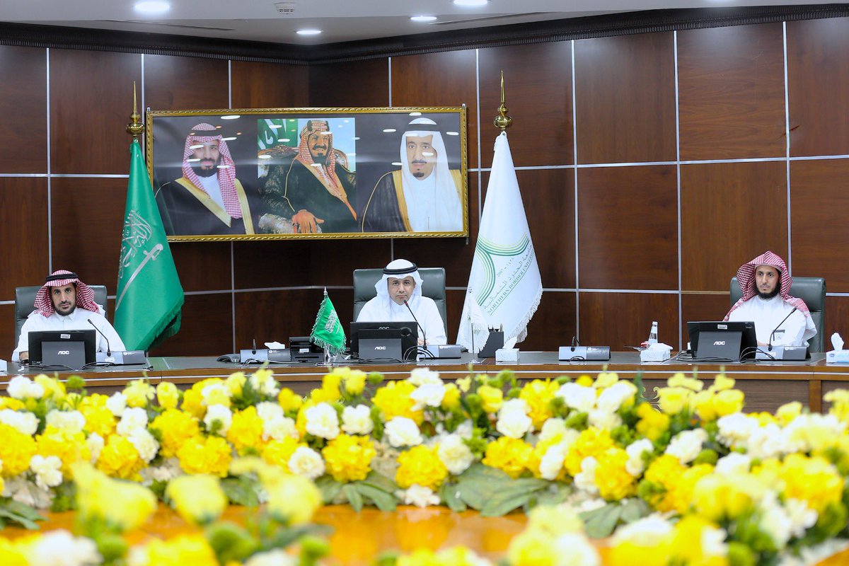 ترأَّس رئيس #جامعة_الحدود_الشمالية أ.د.أحمد بن علي الرميح؛ اجتماع المجلس الاستشاري الطلابي على مستوى الجامعة، حيث جرى خلال الاجتماع مناقشة قضايا الطلبة وتطلعاتهم، وبحث المبادرات التطويرية التي تعزّز البيئة الجامعية وتدعم مشاركة الطلبة في صنع القرار.